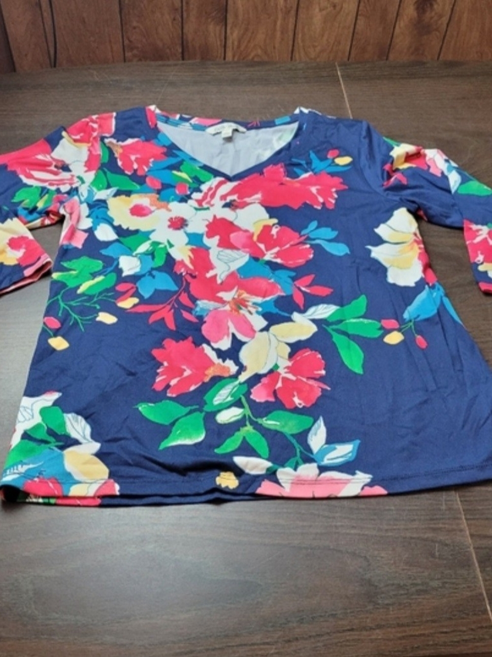 The Pioneer Woman Navy Floral V-Neck 3/4 Sleeve Tee Small
